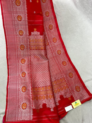 GADWAL PURE SILK MAHARANI TURNING BORDER