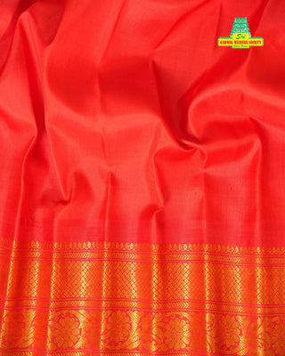 PURE HANDLOOM GADWAL SILK WITH TRADITIONAL BORDER