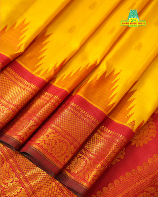 PURE HANDLOOM GADWAL SILK WITH TRADITIONAL BORDER
