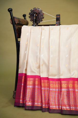 GADWAL SILKS IN EQUAL BORDER STYLE