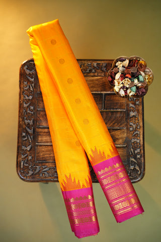 GADWAL PURE SILK TRADITIONAL KUTTU BORDER HANDLOOM SAREE