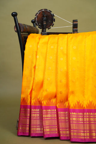 GADWAL PURE SILK TRADITIONAL KUTTU BORDER HANDLOOM SAREE