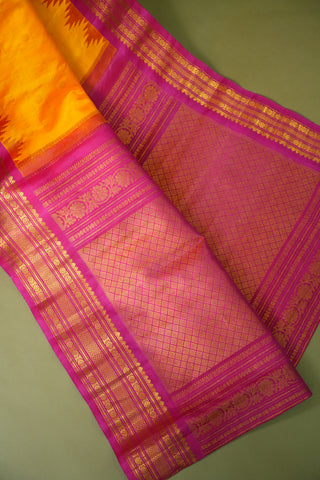 GADWAL PURE SILK TRADITIONAL KUTTU BORDER HANDLOOM SAREE