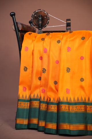 GADWAL PURE SILK GAP BORDER HANDLOOM SAREE
