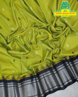 GADWAL PURE SILK HANDLOOM SAREE WITH KUTTU BORDER