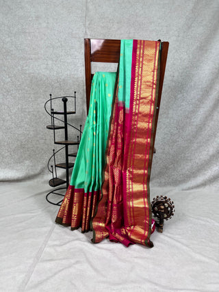 GADWAL PURE SILK HANDLOOM SAREE WITH KUTTU BORDER