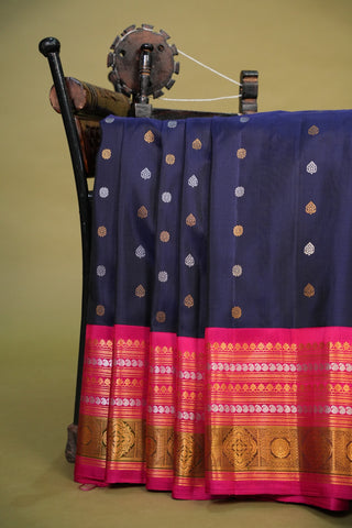 GADWAL SILKS IN EQUAL BORDER STYLE